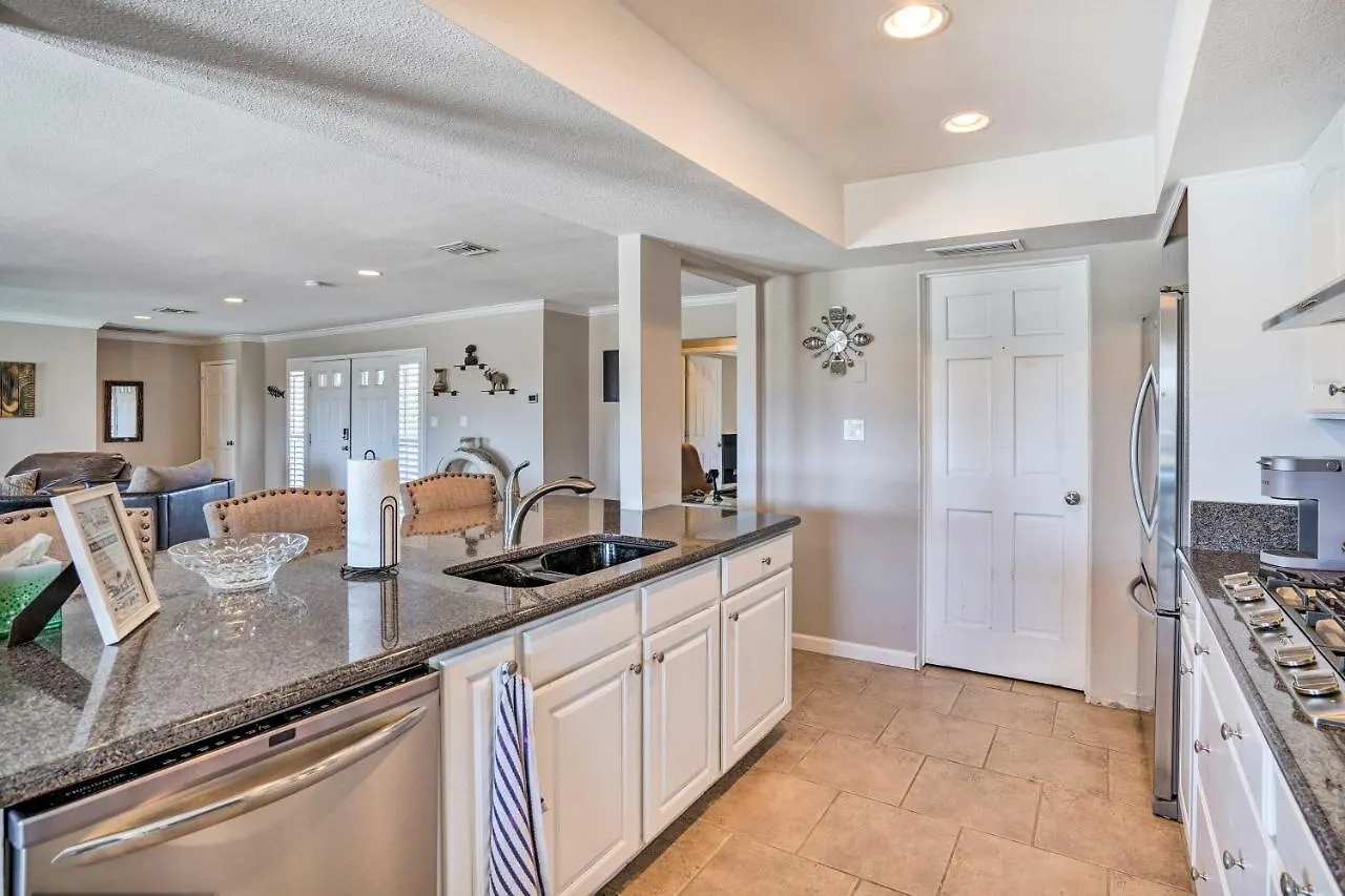 Scottsdale Family Home With Pool And Outdoor Lounge!