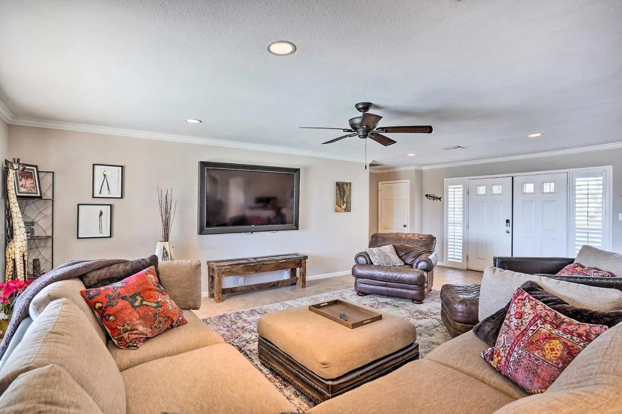 Scottsdale Family Home With Pool And Outdoor Lounge! 0*,  ABD